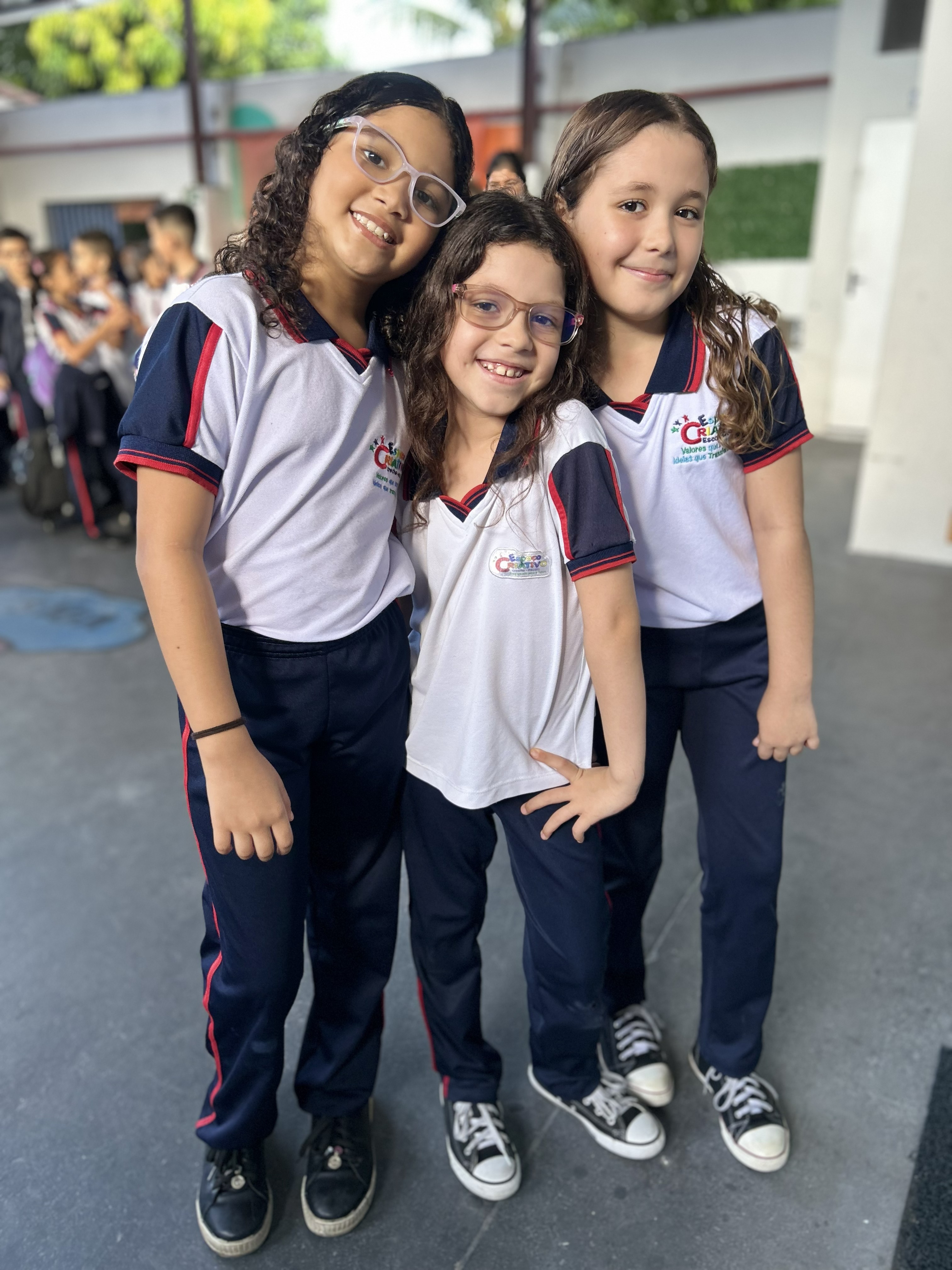 Crianças aprendendo juntas